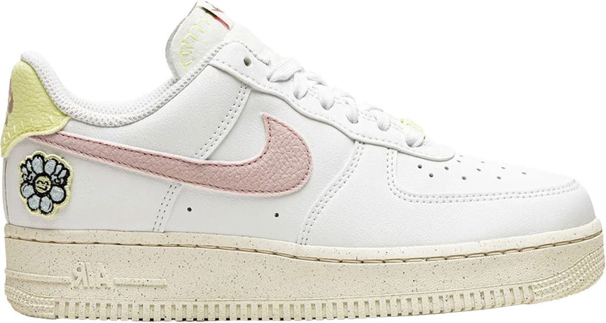 Nike Air Force 1 ’07 SE ‘ / ‘ Schoenmaat Roze