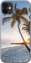 Geschikt voor iPhone 12 mini hoesje - Strand - Zonsondergang - Palmboom - Siliconen Telefoonhoesje