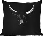 Coussin d'extérieur - Animaux - Taureau - Zwart - Wit - Portrait - 45x45 cm - Résistant aux intempéries