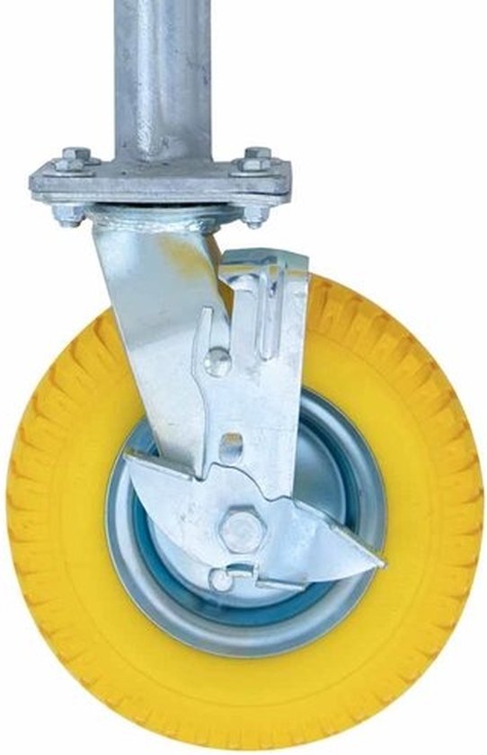 Gedetailleerde close-up van een wiel voor een steiger met een felgele band en metalen remmechanisme.
