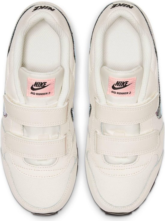 Nike Md Runner 2 Vf Gpv Meisjes Sneakers - Pale Ivory/Black-Pink Tint-White  - Maat 31 | bol.com