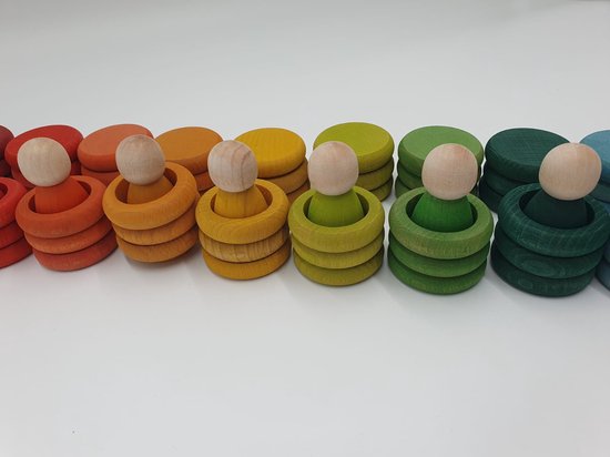 Houten munten, ringen en poppetjes - 84 stuks - Regenboogkleuren - Open einde speelgoed - Educatief montessori speelgoed van Houten — afbeelding 4