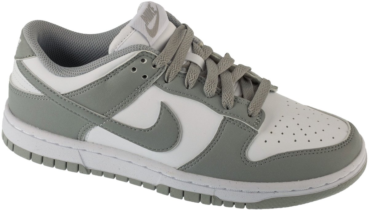Nike Wmns Dunk Low NN Vrouwen Sneakers Grijs