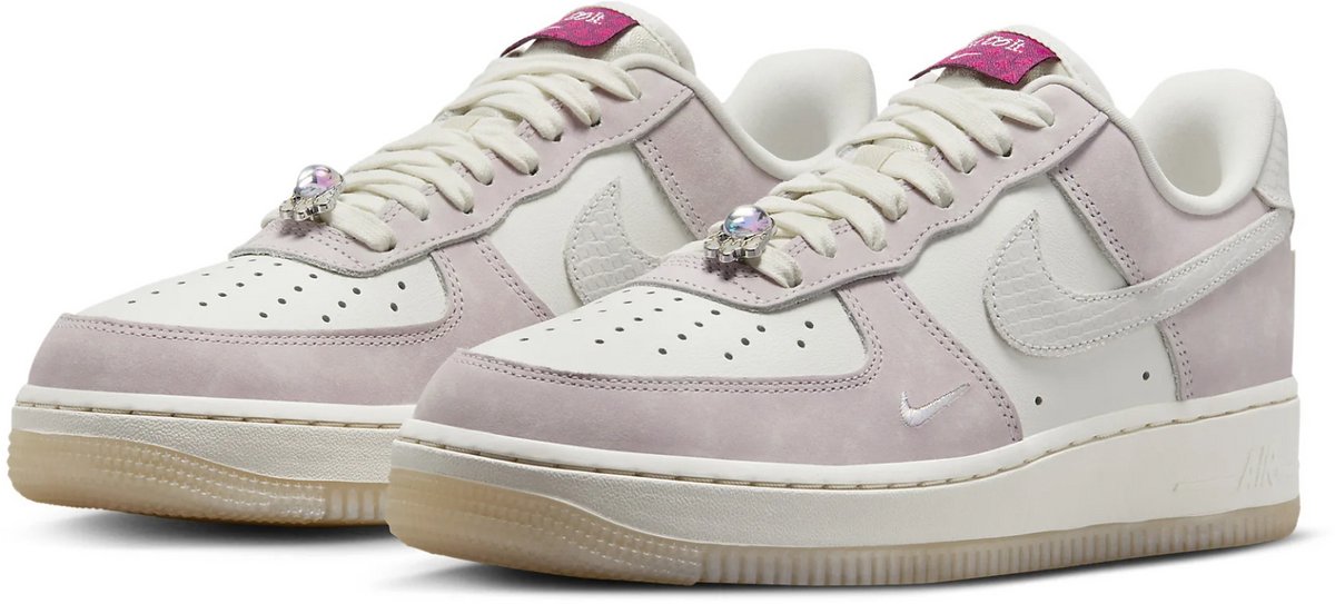 Nike Nike Air Force 1 ’07 LX Sneakers Dames Wit