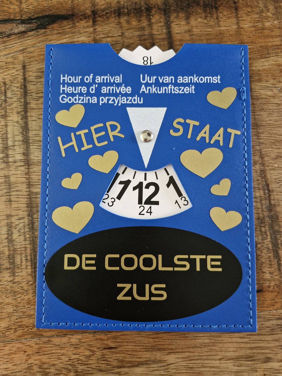 Parkeerschrijf met tekst- Hier staat - De coolste zus - blauwe zone- parkeerkaart- blauweschijf