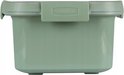 Boîte Curver rectangulaire vert pâle avec couvercle et fermeture vert pâle. Fabriqué à partir de 70 % de plastique recyclé.