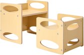 Natuurlijk houten kinderstoel en tafel met ovale uitsparingen. De tafel is hoger met een zitvlak, de stoel is een kubusvorm.