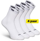 Vier witte sportsokken met een grijze en zwarte band aan de bovenkant met het 'B'-logo.