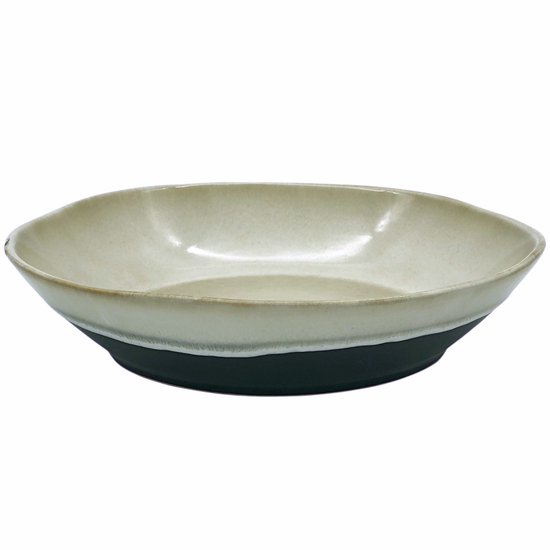 Zwart met beige gespikkeld slakom, met een verhoogde rand.