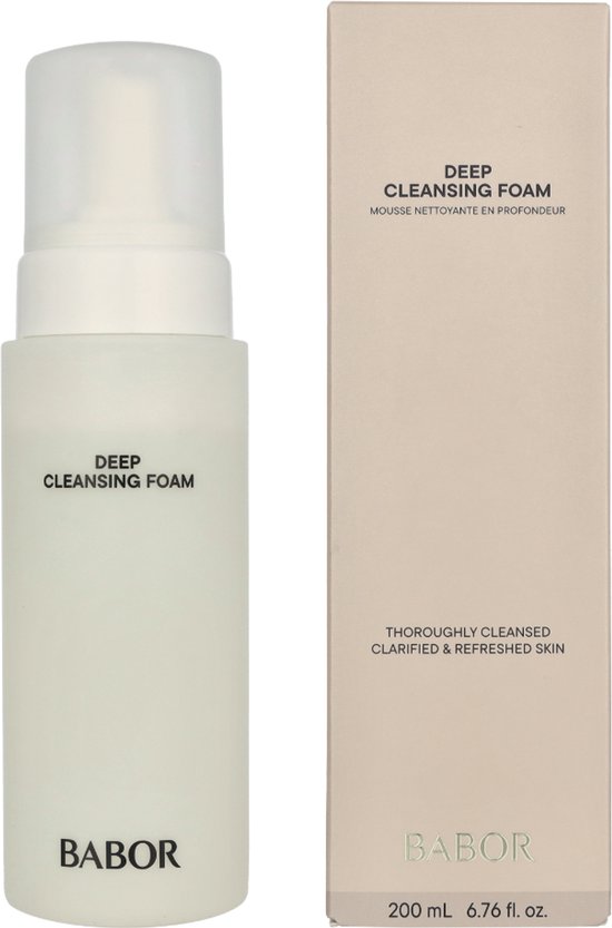 Babor Deep Cleansing Foam 200ml fles met pompdispenser naast de roze kartonnen verpakking.
