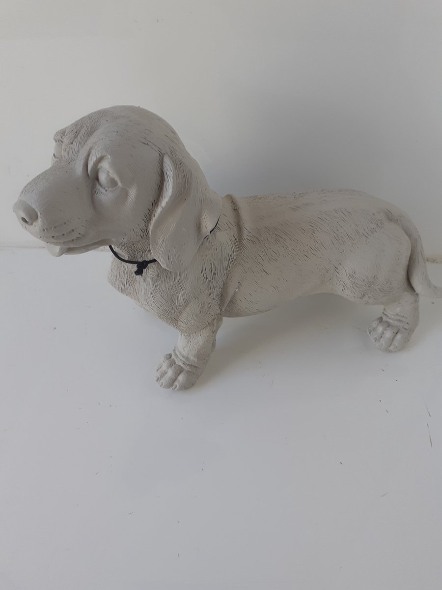 Tekkel beeld leuke beige tekkel 15 x 20 x 8 cm