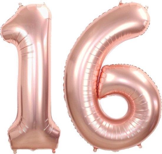 Ballons XL en aluminium couleur or rose en forme des chiffres 1 et 6, parfaits pour une fête sweet sixteen.