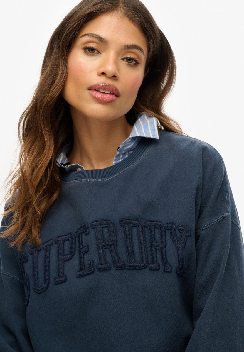 Superdry Athletic Essentials tonal sweatshirt met ronde hals en appliqué Dames Truien Marineblauw