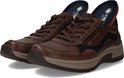Paar bruine leren Rieker sneakers met rits en veters. Beige zolen en donkerblauwe accenten.