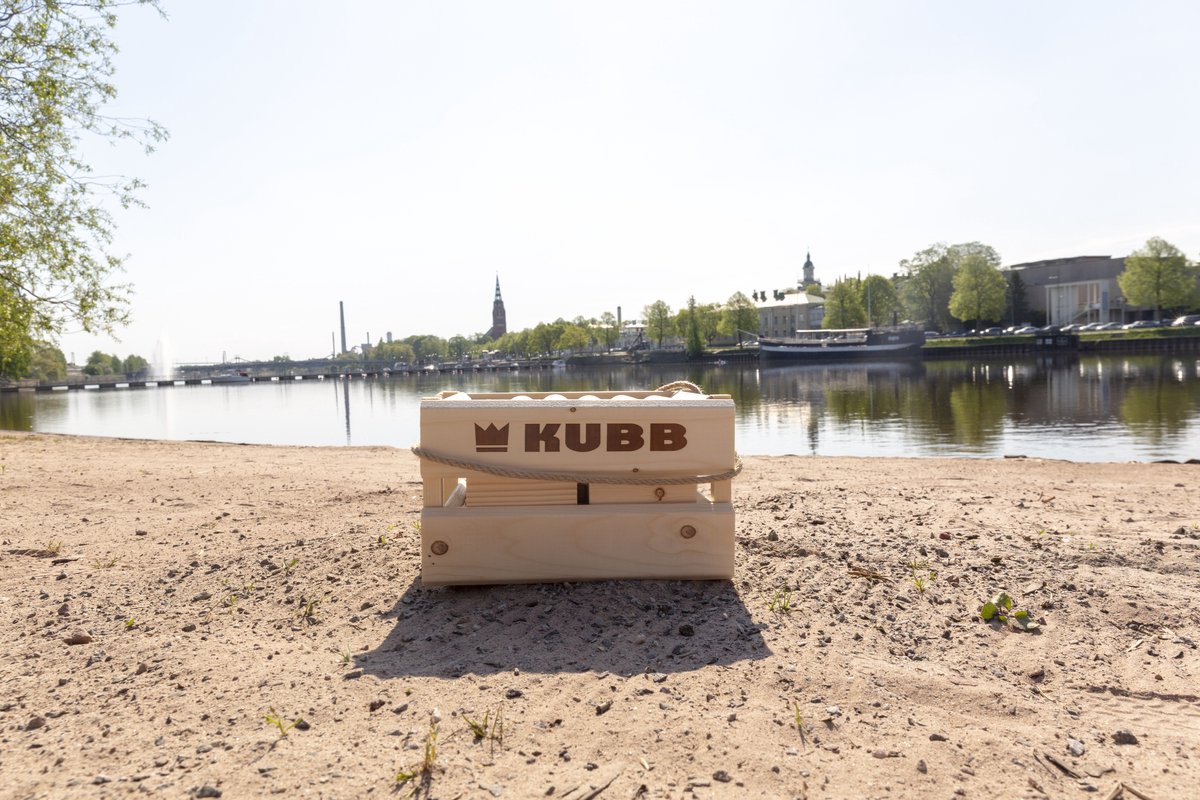 Tactic Kubb – Vang- en werpspel – Origineel Zweeds Werpspel In Luxe Houten Draagkist – Duurzaam Grenenhout — afbeelding 2