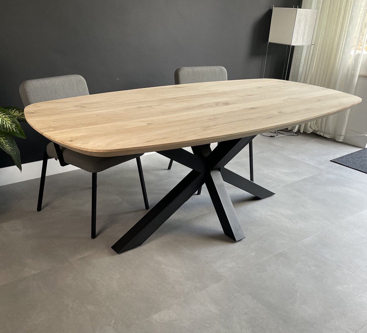 Blackwood - Deens Ovale Eettafel - Puur Massief Eiken - Behandeld - 200x100 centimeter - Stalen Matrix Poot