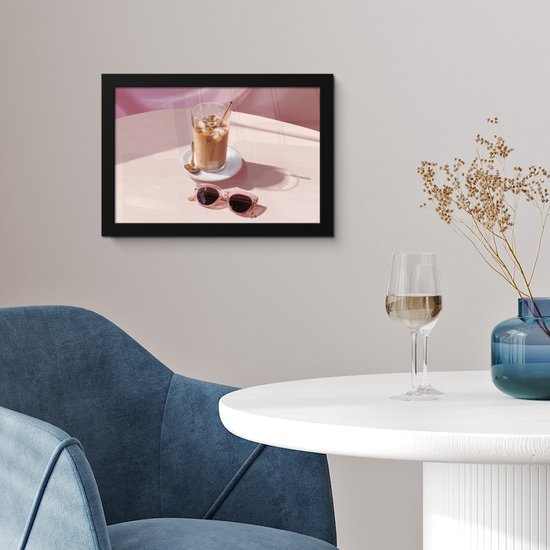 Poster in lijst - Fotolijst 30x20 cm - Posters - Ijskoffie - Zonnebril - Goud - Posterlijst zwart - Decoratie - Wanddecoratie woonkamer - Muurdecoratie slaapkamer