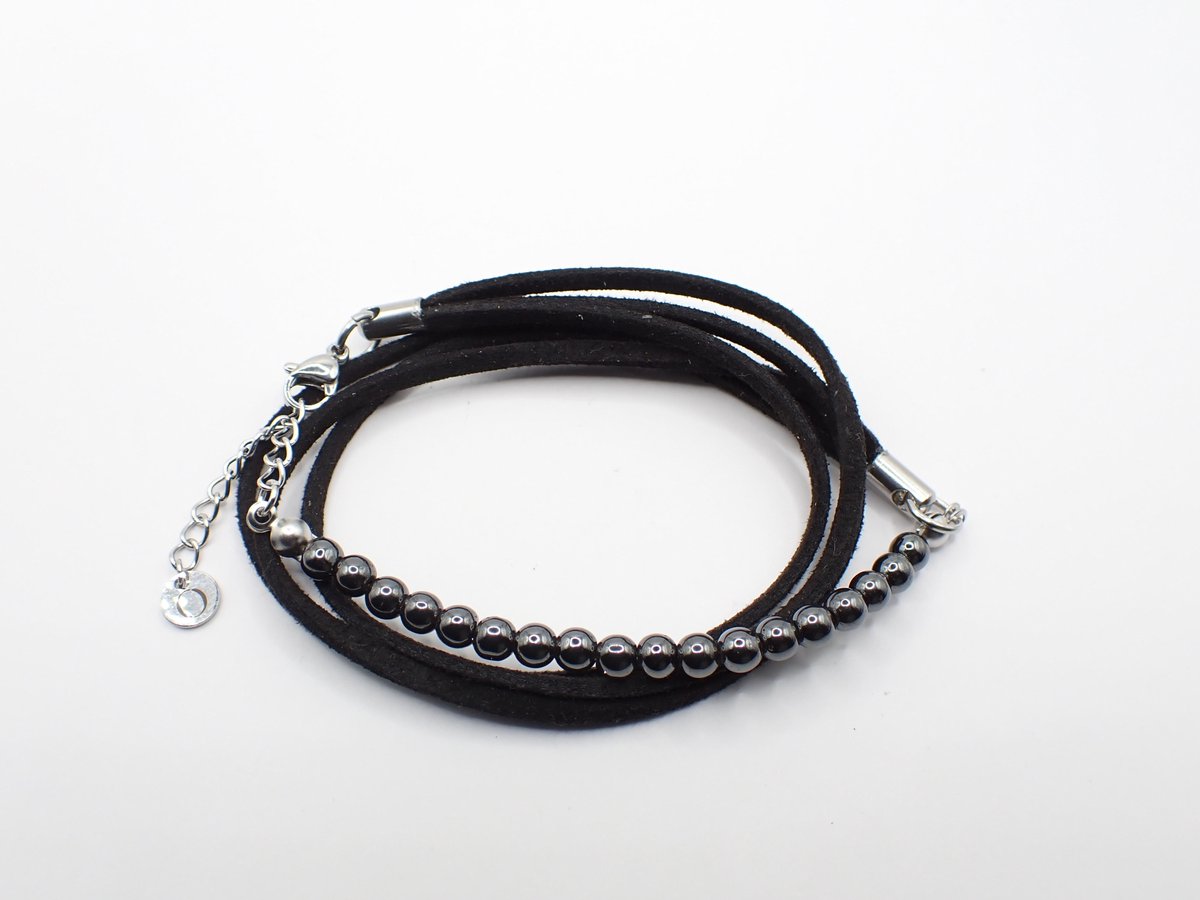 Colure® wikkelarmband met half edelsteen Hematiet suède zwart