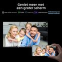 CHiQ TV toont een gezin, met een kleinere weergave op een smartphone. Tekst 'Geniet meer met een groter scherm'.