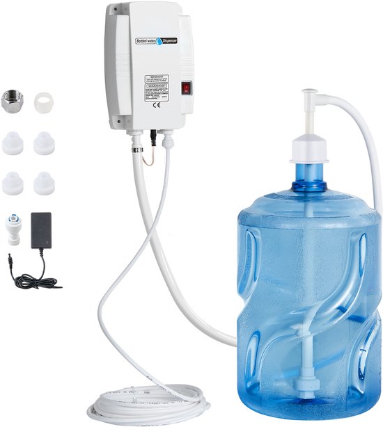 Een set voor een waterdispenserpomp met een pompunit, waterfles, adapter en diverse accessoires, op een witte achtergrond.