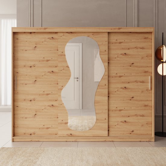 Houten kledingkast met schuifdeuren en een golvende spiegel in het midden. De kast heeft een eikenhouten afwerking.