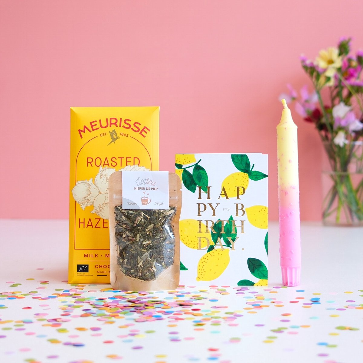 Brievenbus Cadeau Verjaardag - Confetti Cadeau - Cadeaupakket voor vriendin - Verjaardag Cadeau - Verjaardagskaart - Happy Birthday Kaart - Brievenbuspakket Brievenbuscadeau - Cadeau Collega - Brievenbuscadeau Verjaardag - Verjaardagscadeau - Jarig