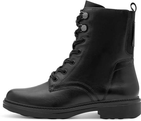 Zwarte leren veterlaars met ritssluiting aan de zijkant, elastische inzet aan de achterkant en zilveren veterhaken.