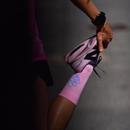 Chaussettes de course Sporcks Happy Day Pink – Compression et maintien – Respirantes COOLMAX® – Régulatrices d'humidité – Chaussettes de sport pour femmes et hommes