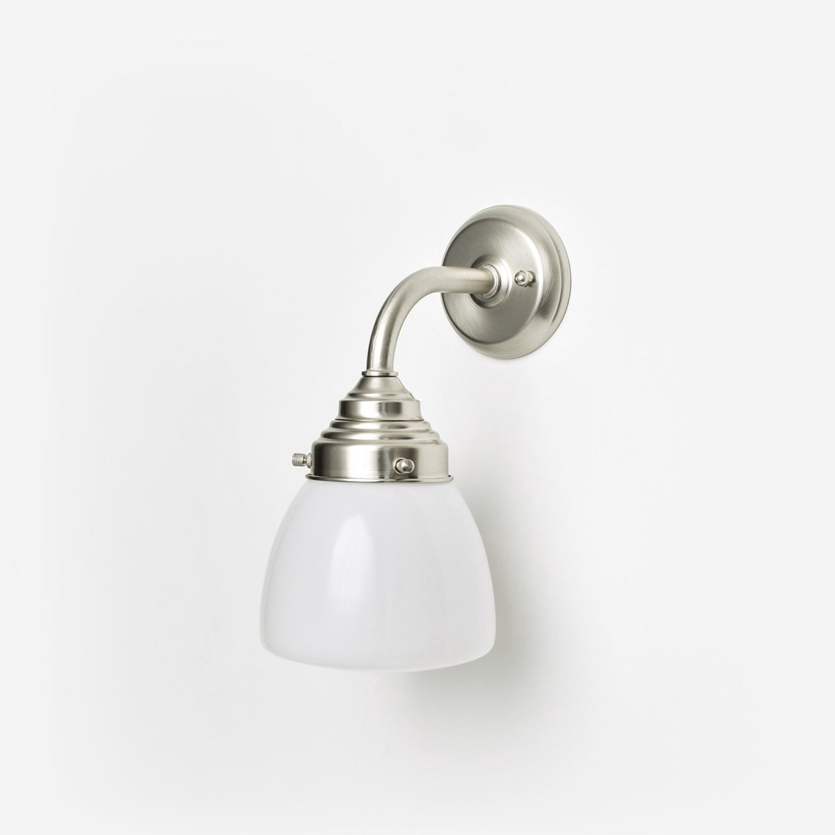 Wandlamp Schoolbol Small Curve Matnikkel - Art Deco Trade