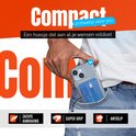 Hand die een transparante telefoonhoes met een blauwe creditcard in de kaarthouder in een jeans broekzak stopt. "Compact ontwerp voor jou" staat in de afbeelding.