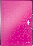 Fuchsia map met geometrisch patroon en elastische sluiting. Leitz logo onderaan.