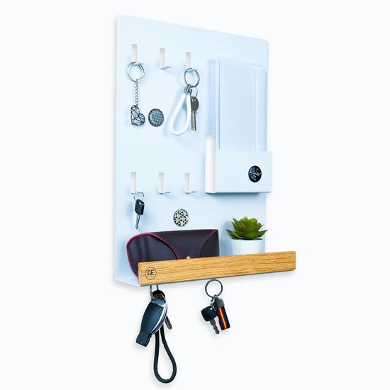 Foto: Handgemaakte eiken sleutelhouder uniek design houten opslag
