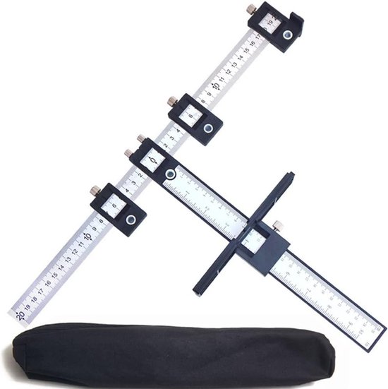 Een verstelbare boormal met centimeter-markeringen, verplaatsbare markers met schroefjes en een zwarte beschermhoes.