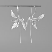 Zilveren Oorbellen - Iris - Lange Oorbellen - Oorhangers Bloem
