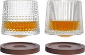 whisky lux Roteerbare Whiskey Glazen [2 Pak] - 180 ml Draaiende Whiskey Glazen Set met Bamboe Onderzetters - Handgeblazen Oude Stijl Proef & Drinkglazen voor Scotch, Bourbon & Cocktails