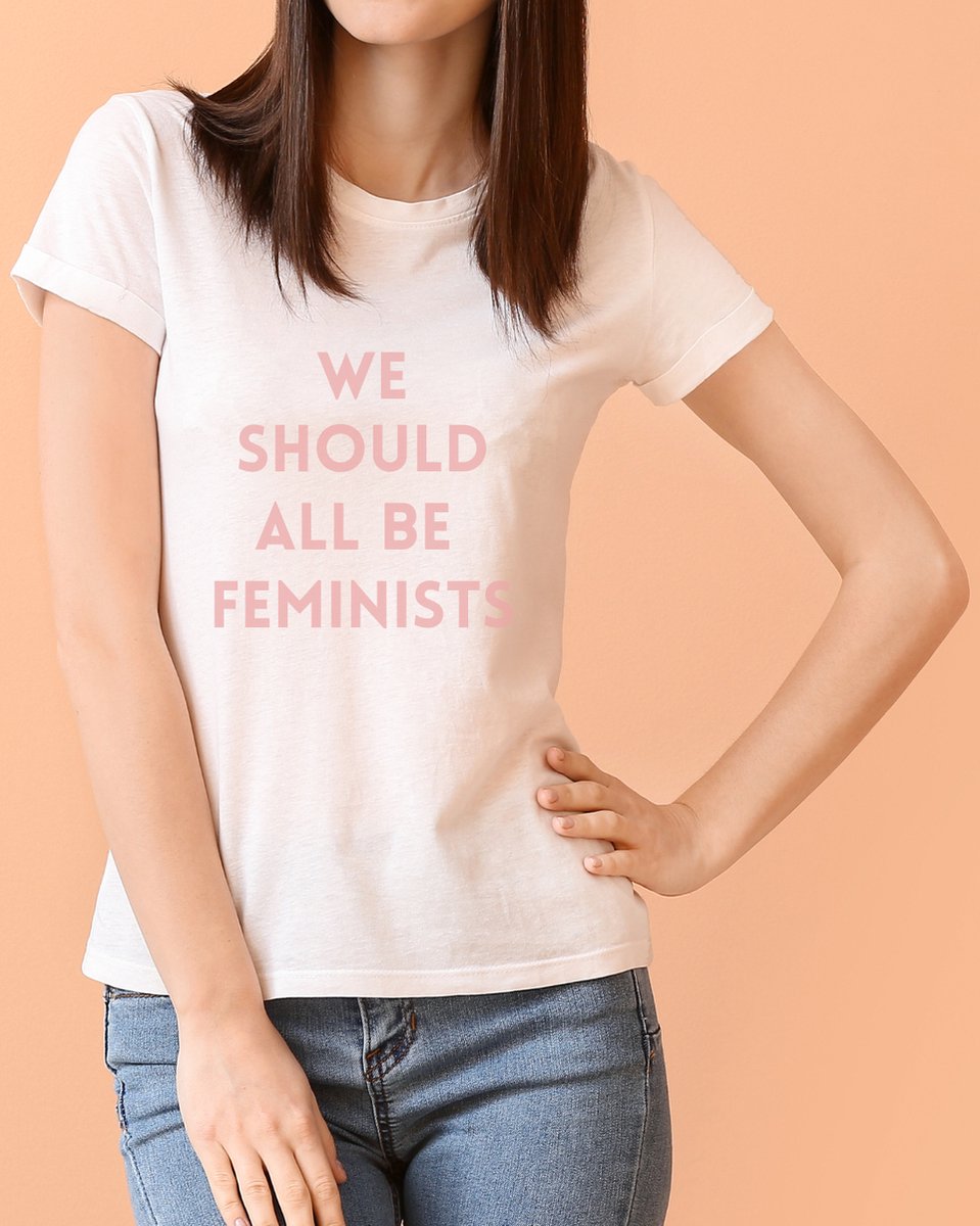 T-shirt - Merk: June Spring - Maat: S / Small - Print: WE SHOULD ALL BE FEMINISTS - Wit Shirt met roze letters voor Dames - T-shirt met Print - Vrouwen Shirt - Hoge Kwaliteit - Luxe T-Shirt met print "WE SHOULD ALL BE FEMINISTS"- White Tee