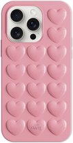 xoxo Wildhearts Heartbreaker Pink telefoonhoesje - Geschikt voor iPhone 15 Pro - Heart case - Hoesje met hartjes patroon - Case met hart - verstevigde backcover - Roze