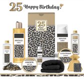 Geschenkset “25 Jaar Happy Birthday!” - 9 producten - 800 gram | Giftset voor haar - Luxe wellness cadeaubox - Cadeau vrouw - Gefeliciteerd - Set Verjaardag - Geschenk jarige - Cadeaupakket moeder - Vriendin - Zus - Verjaardagscadeau - Giraf