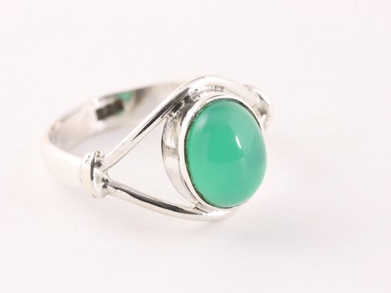 Opengewerkte zilveren ring met groene onyx - maat 19.5