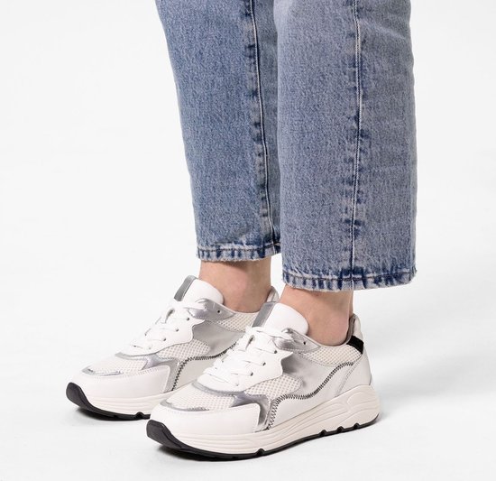 Manfield - Dames - Witte leren sneakers met details