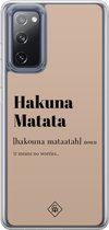 Casimoda® hoesje - Geschikt voor Samsung Galaxy S20 FE - Hakuna Matata - 2-in-1 case - Schokbestendig - Tekst - Verhoogde randen - Bruin/beige, Transparant