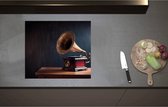 Inductieplaat Beschermer - Antieke Grammofoon op Kast - 59x52 cm - 2 mm Dik - Inductie Beschermer - Bescherming Inductiekookplaat - Kookplaat Beschermer van Zwart Vinyl