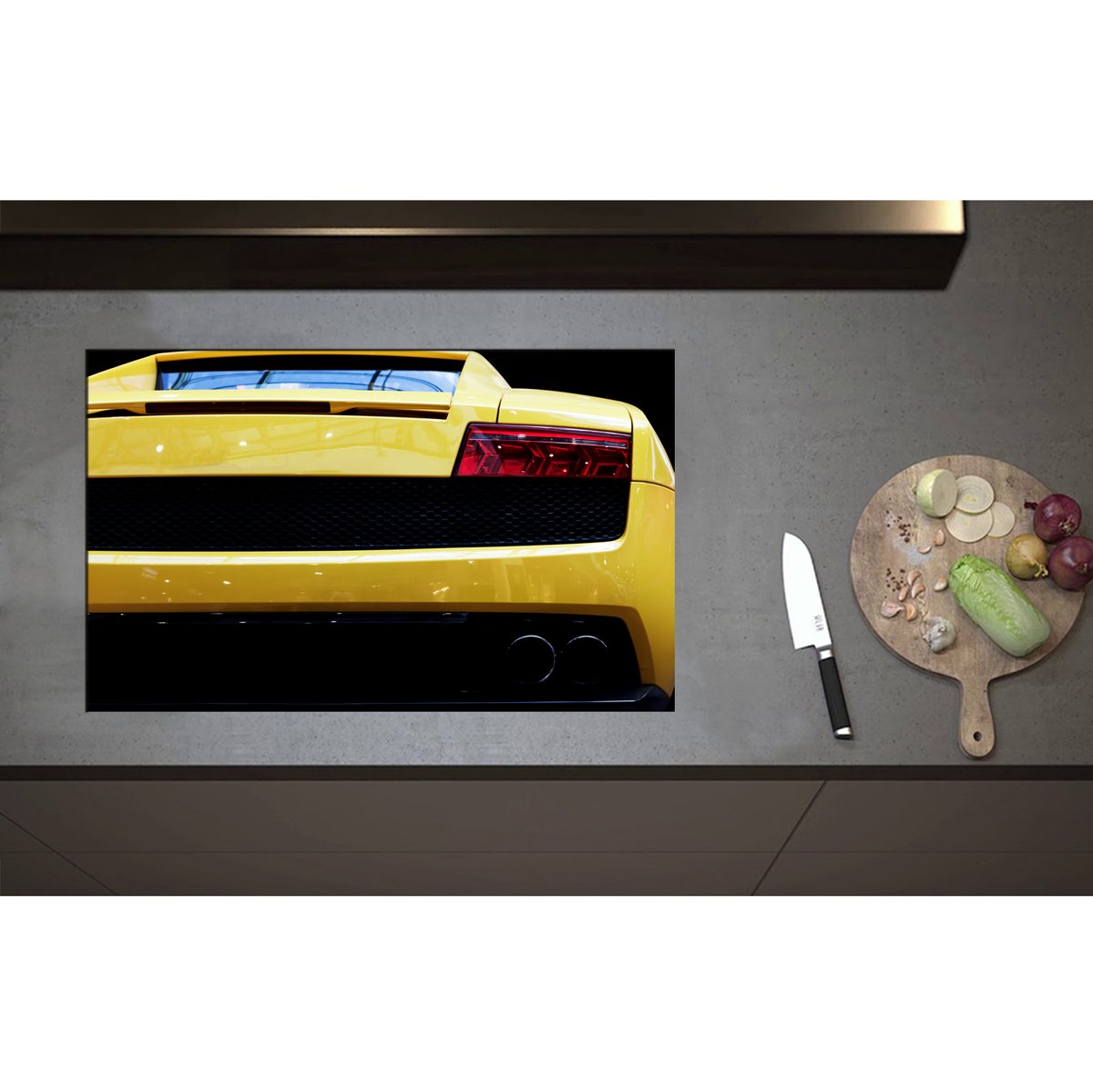 Inductieplaat Beschermer - Achterkant van Gele Sportauto - 80x50 cm - 2 mm Dik - Inductie Beschermer - Bescherming Inductiekookplaat - Kookplaat Beschermer van Zwart Vinyl