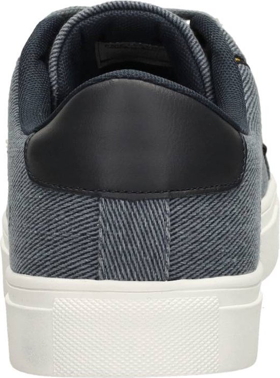 Arrière d'une sneaker PME Legend bleu en denim avec talon noir.
