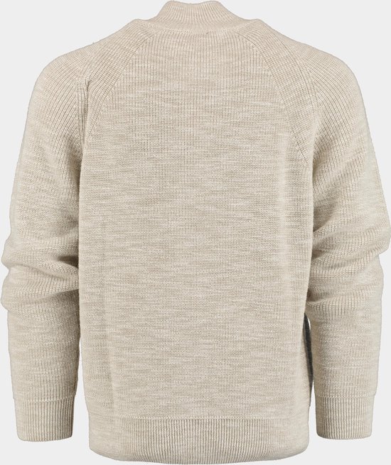 Achterkant van een beige gebreid vest met lange mouwen en opstaande kraag.