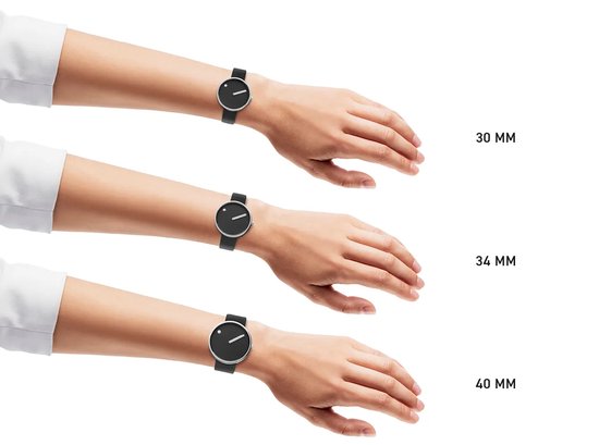 Drie vrouwenhanden met zwarte Picto horloges van 30mm, 34mm en 40mm.