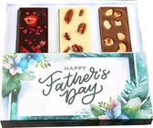 Vaderdag geschenkdoos - Chocoladecadeau voor papa - Father's day gift - Fairtrade chocoladerepen - Brievenbuspakket - Handgemaakte chocolade - Natuurvriendelijke geschenkdoos - Wit, Melk en Puur
