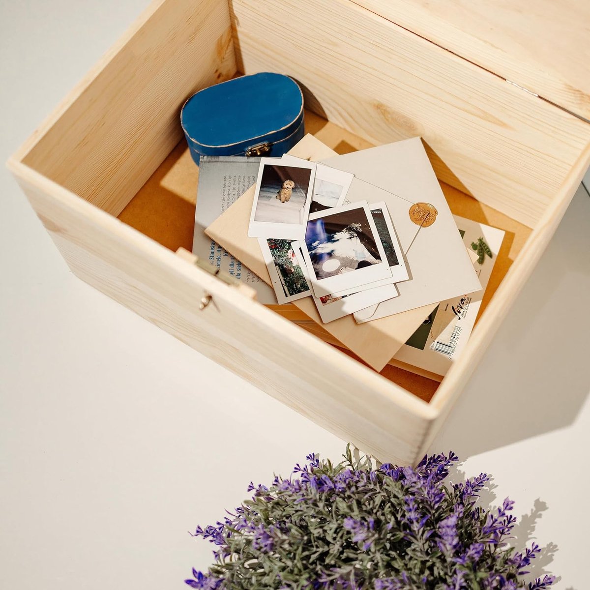 1050369_5