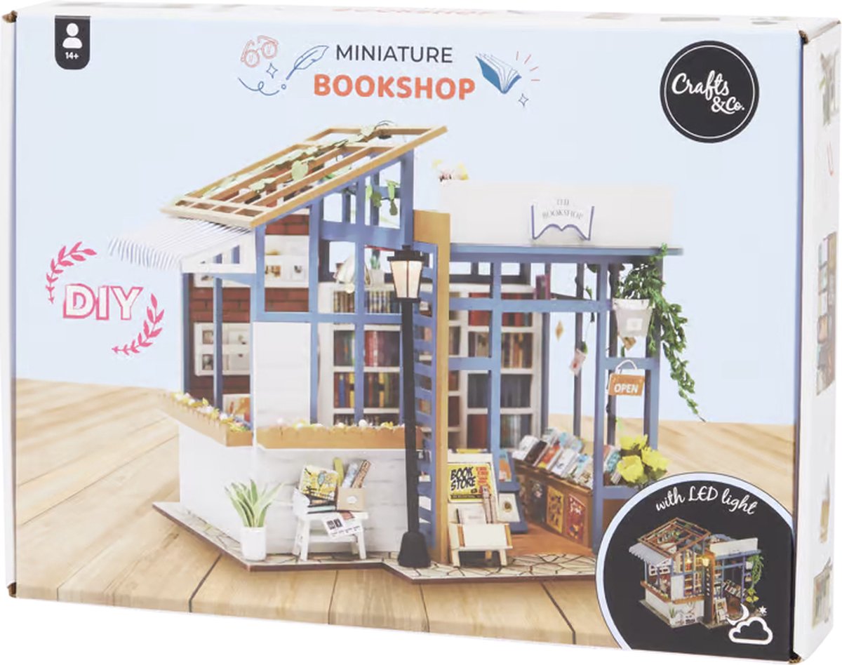 Serre En Bois Miniature Hanging Garden – Kit DIY Avec Meubles – 10 X 8,5 X 9,6 Cm – 2,2 Kg – Dès 14 Ans