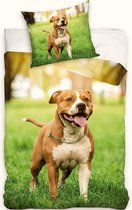 1-persoons dekbedovertrek (dekbed hoes) met bruine Pitbull hond (dier/ huisdier / dog) in het groene gras KATOEN eenpersoons 140 x 200 cm (beddengoed cadeau slaapkamer)